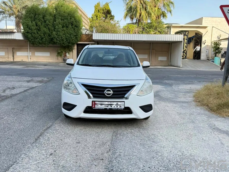 NISSAN SUNNY 2019
